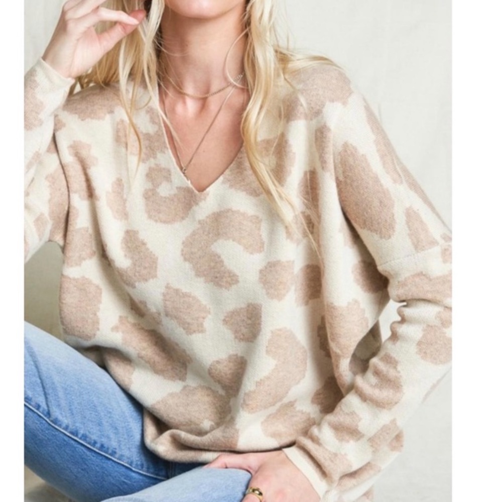 La Miel leopard print V-neck sweater